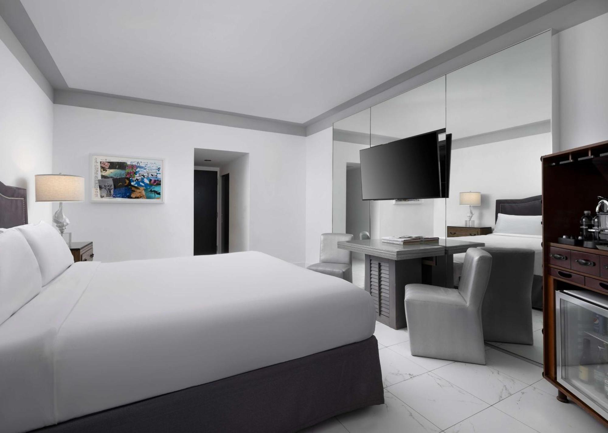 Nautilus Sonesta מיאמי ביץ' מראה חיצוני תמונה A room at the hotel